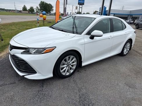 Used 2020 Toyota Camry LE AWD/4WD image 2