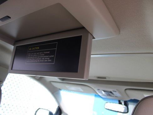 Used 2014 Toyota Sienna Limited w/ Limited Premium Package image 22