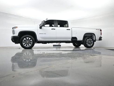 Used 2025 Chevrolet Silverado 2500 Custom AWD/4WD image 34
