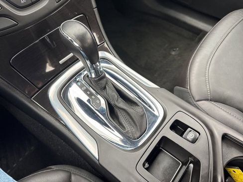 Used 2015 Buick Regal Premium w/ Experience Buick Package image 19