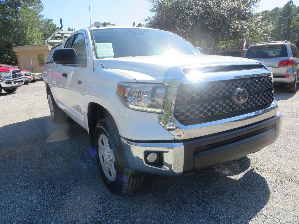 Used 2018 Toyota Tundra SR5 AWD/4WD image 4