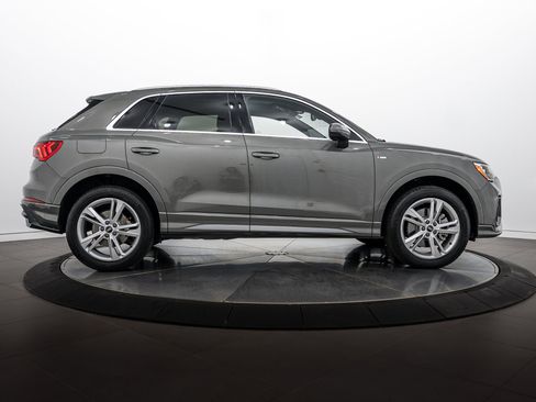 Certified 2022 Audi Q3 2.0T Premium AWD/4WD image 3