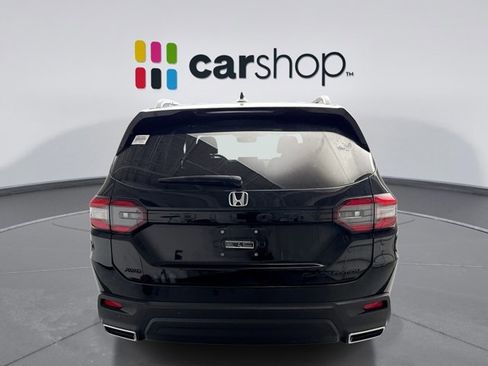 Used 2025 Honda Pilot Black Edition image 4