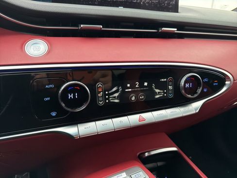 Used 2025 Genesis GV70 3.5T Sport image 35