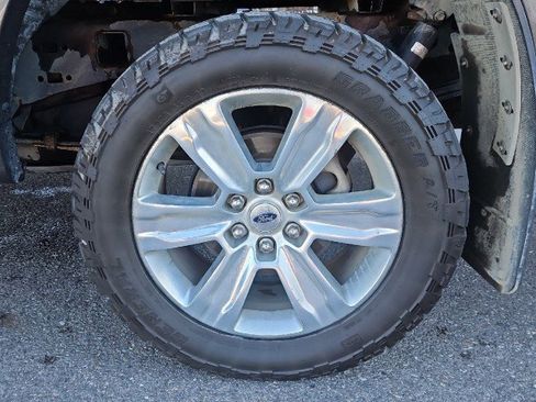 Used 2018 Ford F150 Platinum w/ Max Trailer Tow Package image 28