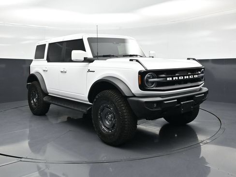 Used 2025 Ford Bronco Outer Banks w/ Sasquatch Package AWD/4WD image 54
