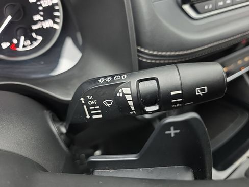 Used 2023 Nissan Rogue SV AWD/4WD image 27