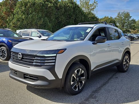 New 2026 Nissan Kicks SV w/ SV Premium Package image 3