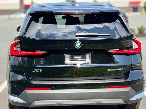 Used 2023 BMW X1 xDrive28i AWD/4WD image 5