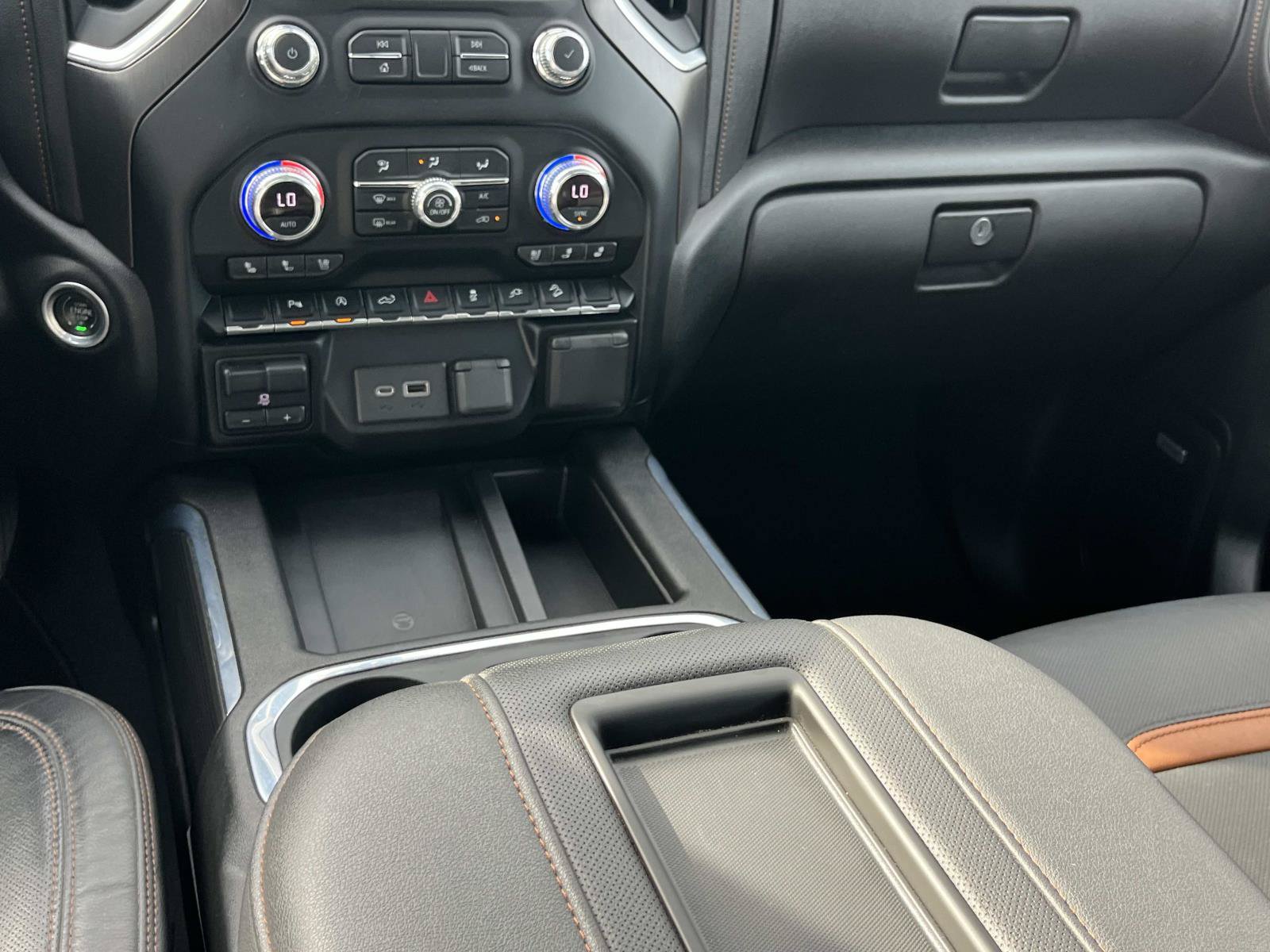 Used 2021 GMC Sierra 1500 AT4 w/ AT4 Premium Package AWD/4WD image 17