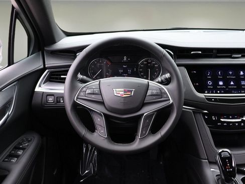 New 2026 Cadillac XT5 Luxury image 15