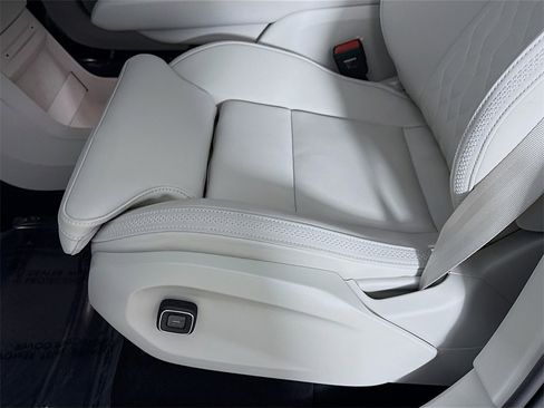 New 2025 Volvo EX90 Plus w/ Protection Package Premier image 19