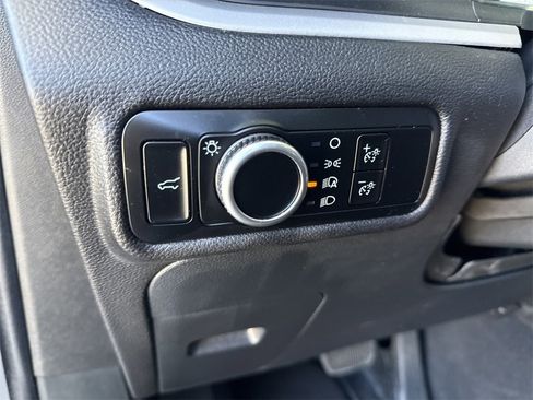 Used 2024 Ford Explorer XLT image 21