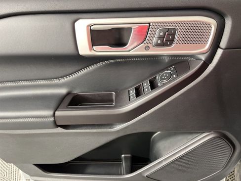 Used 2020 Ford Explorer Limited image 28