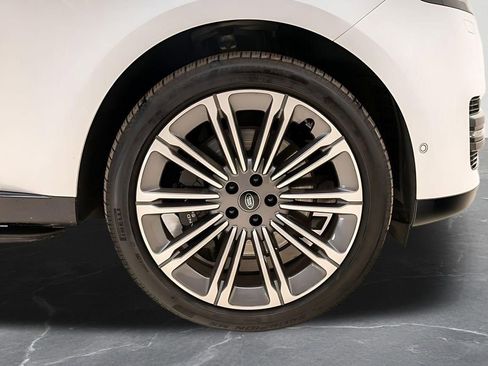 Used 2025 Land Rover Range Rover Autobiography image 47