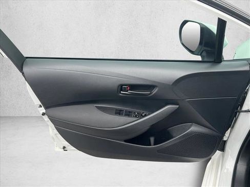 Certified 2025 Toyota Corolla LE image 10