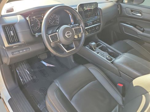 Certified 2024 Nissan Pathfinder SL image 26