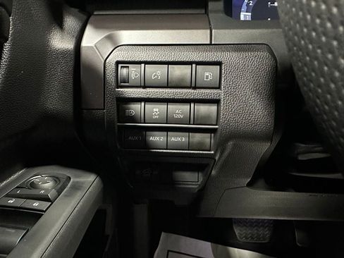 Used 2025 Toyota Tacoma TRD Off-Road image 18