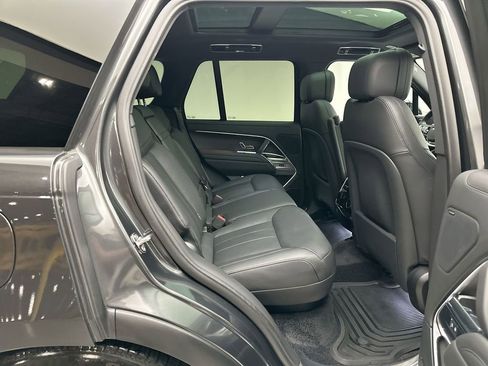 Certified 2025 Land Rover Range Rover SE AWD/4WD image 19
