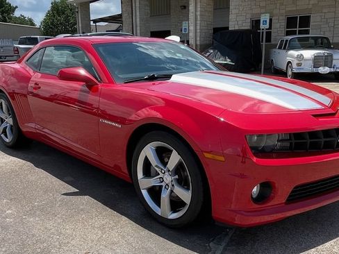 Used 2010 Chevrolet Camaro SS w/ RS Package RWD image 3