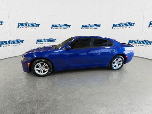 Used 2020 Dodge Charger SXT w/ Leather Interior Group image 6