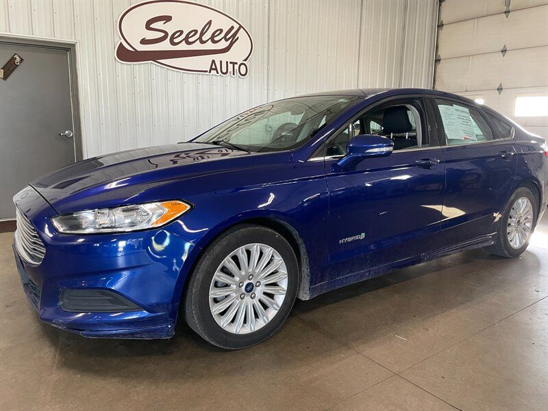 Used 2015 Ford Fusion SE FWD image 1
