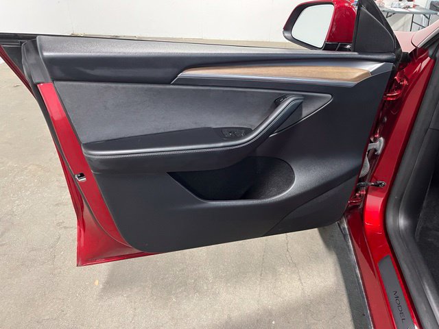Used 2024 Tesla Model Y Long Range RWD image 25