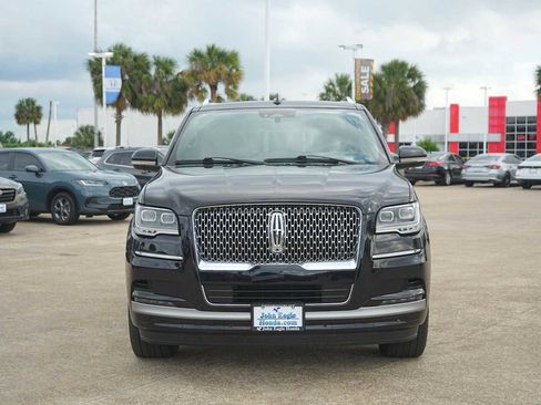 Used 2024 Lincoln Navigator Reserve AWD/4WD image 6