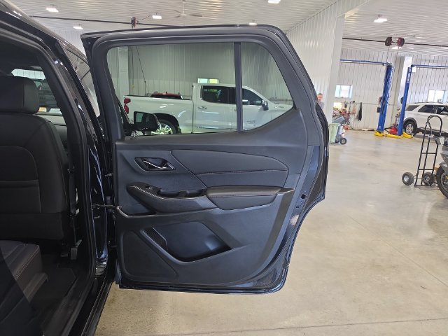 Used 2023 Chevrolet Traverse RS AWD/4WD image 31