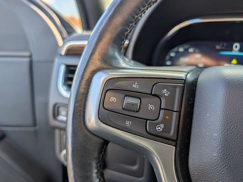 Used 2023 Chevrolet Suburban Premier image 12