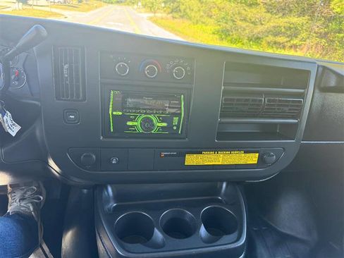 Used 2012 Chevrolet Express 1500 RWD image 22
