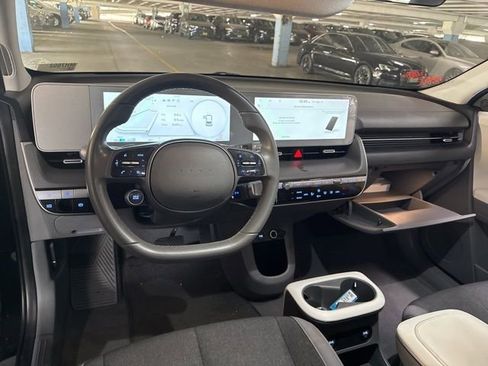 Certified 2022 Hyundai Ioniq 5 SE RWD image 6