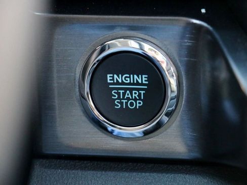 New 2026 Ford F250 Lariat w/ Black Appearance Package image 18