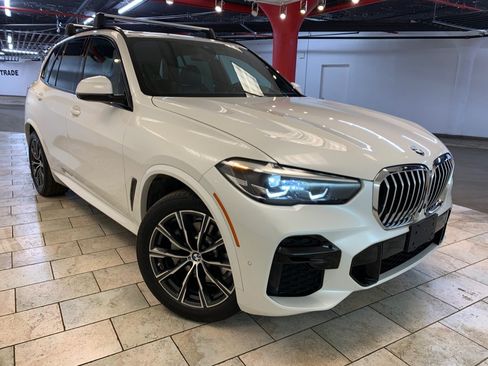 Used 2022 BMW X5 xDrive40i w/ M Sport Package AWD/4WD image 4