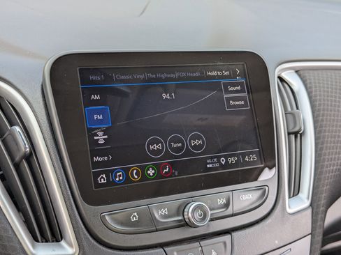 Used 2023 Chevrolet Malibu LT image 24