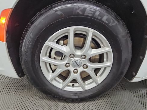 Used 2023 Chrysler Pacifica Touring-L FWD image 43