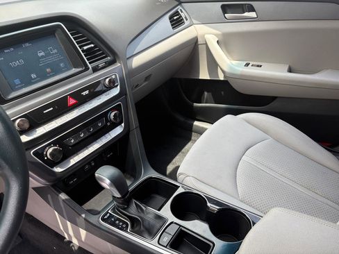 Used 2018 Hyundai Sonata SE FWD image 9