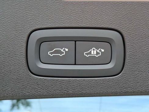 Used 2026 Volvo V60 B5 Cross Country Plus w/ Protection Package Premier image 14