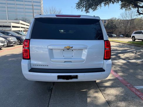 Used 2020 Chevrolet Suburban LT image 5