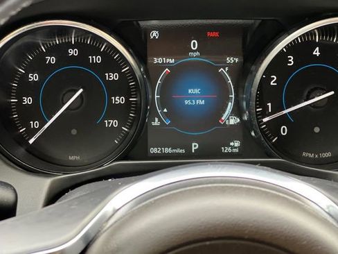 Used 2020 Jaguar XF Prestige image 30