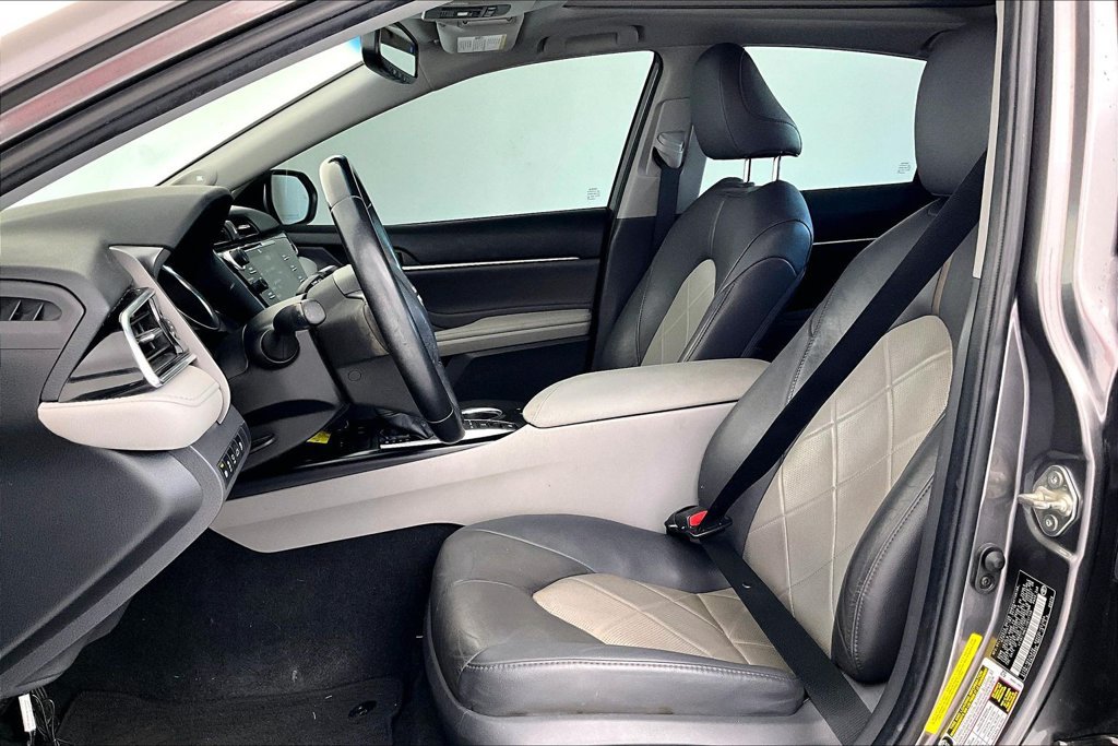 Used 2018 Toyota Camry XLE w/ Driver Assist Package FWD image 30