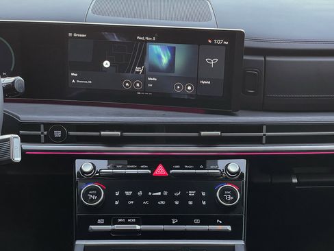 Used 2025 Hyundai Santa Fe Limited image 35