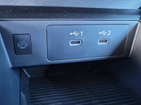 New 2026 Nissan Kicks SR w/ Illumination Package FWD image 12