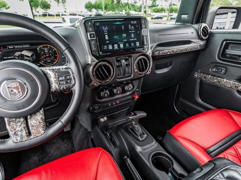 Used 2017 Jeep Wrangler Unlimited Sport w/ Quick Order Package 24S AWD/4WD image 24