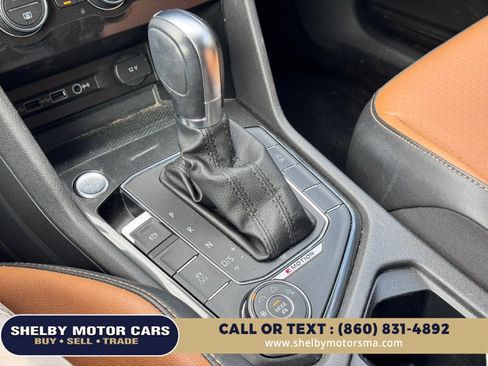 Used 2018 Volkswagen Tiguan SE AWD/4WD image 12