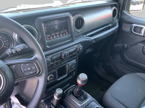 Used 2022 Jeep Wrangler Sport AWD/4WD image 7
