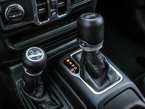 Used 2023 Jeep Wrangler Unlimited w/ Cold Weather Group AWD/4WD image 25
