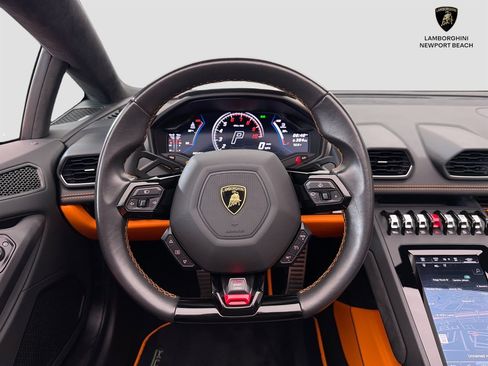Used 2023 Lamborghini Huracan EVO AWD/4WD image 39