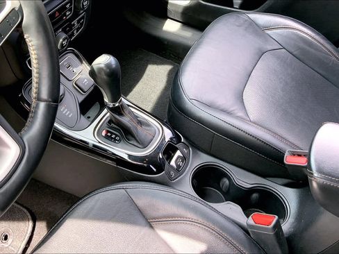 Used 2017 Jeep Compass Limited image 14