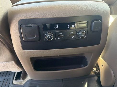 Used 2017 GMC Yukon SLT image 15